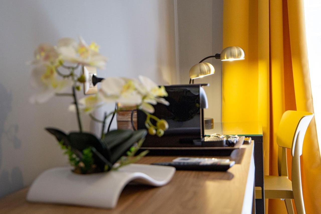 B&B Altrasia Catania Bagian luar foto